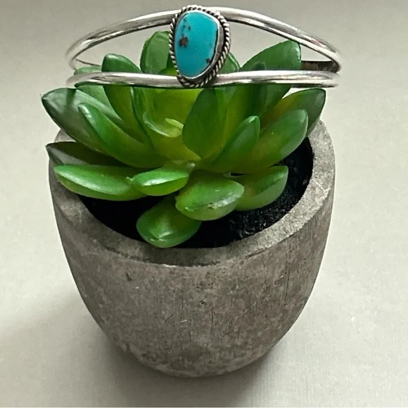 Vintage Southwestern Turquoise Sterling Silver Cuff Bracelet